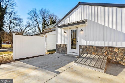 429 Lawrence St, Charles Town WV  25414-1552 exterior