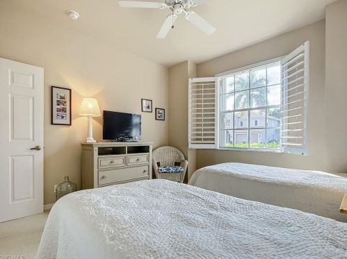 5690 Lago Villaggio Way, Naples FL  34104-5739 exterior