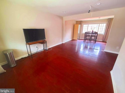 2263 Spinnaker Ct, Woodbridge VA  22192-2129 exterior