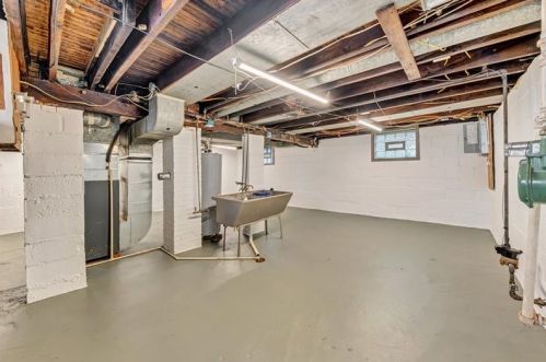 4 Garfield Ave, New Castle PA  16105-2536 exterior