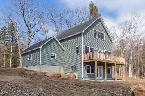 875 Valley Rd, Washington NH  03280-3122 exterior