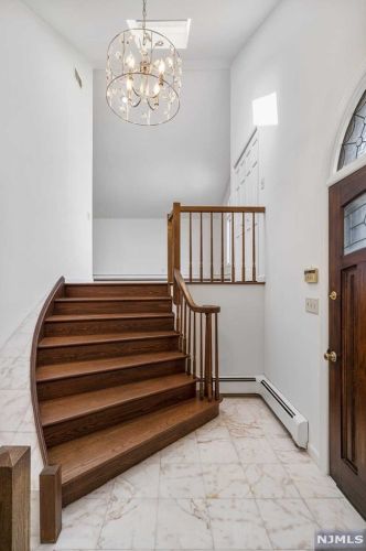 315 Arthur Ave, Englewood, NJ 07632-2611