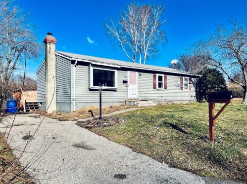 50 Deering Ln, Waterbury, CT 06706-2813