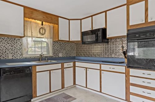 19 Pontiac Rd, South Kingstown RI  02882-1209 exterior