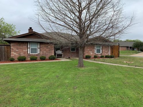 7721 Westcliff St, Fort Worth, TX 76182-4633