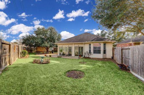 1309 Modena Dr, Pearland TX  77581-5335 exterior