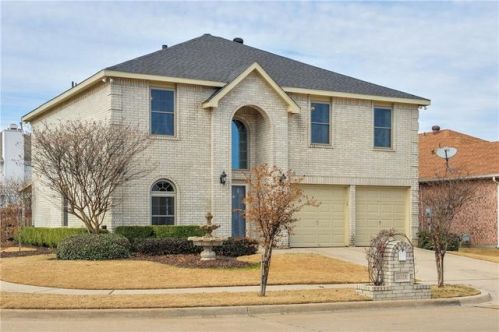 1024 Harriman Dr, Fort Worth, TX 76131-4925