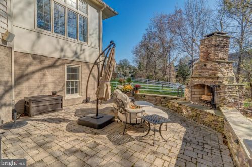 18292 St Georges Ct, Leesburg VA  20176-7421 exterior