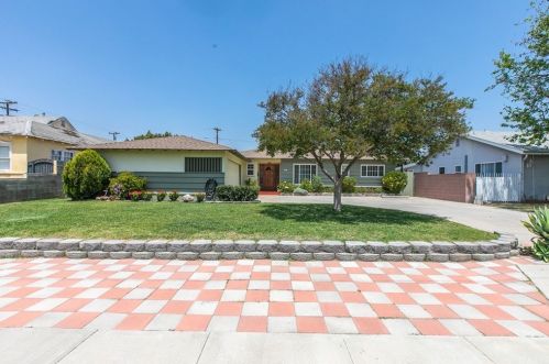 9211 Myron St, Pico Rivera, CA 90660-5246