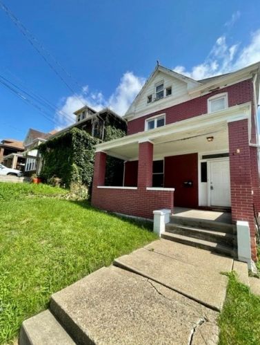 2113 Orchard St, Whitaker PA  15120-2603 exterior