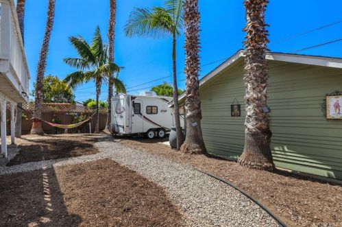 621 Horne St, Oceanside CA  92054-2418 exterior