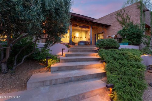 5500 Chaos Canyon Ln, Tucson, AZ 85745-9159