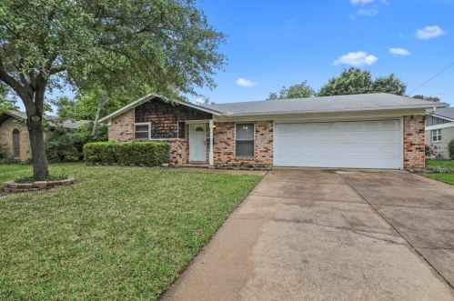 1800 Barron Ln, Fort Worth, TX 76112-4200