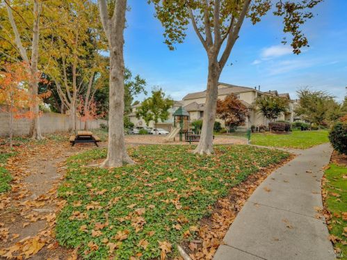 2004 Fostoria Cir, Danville, CA 94526-5557