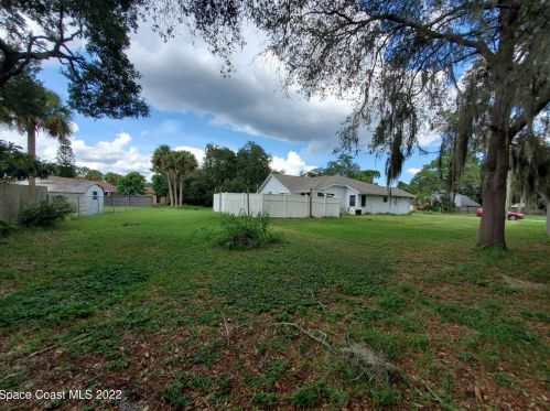 6806 Dodge Rd, Cocoa, FL 32927-8306
