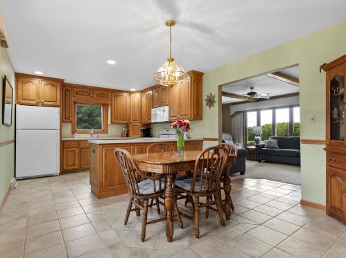 1044 Union Rd, Manitowoc WI 54220-9451 exterior