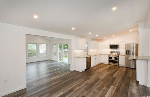 111 9th Ave, Holtsville NY  11742-2336 exterior