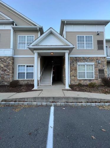 913 Eden Ter, Easton PA  18042-6974 exterior