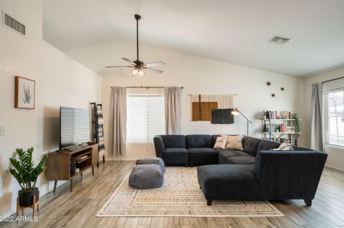 1320 Scott Ave, Gilbert, AZ 85234-3670