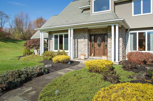 59 Pondhills Ct, Pleasant Valley, NY 12569-5135
