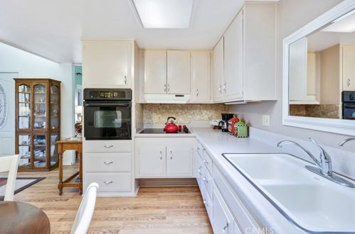 13361 El Dorado Dr, Seal Beach CA  90740-6801 exterior