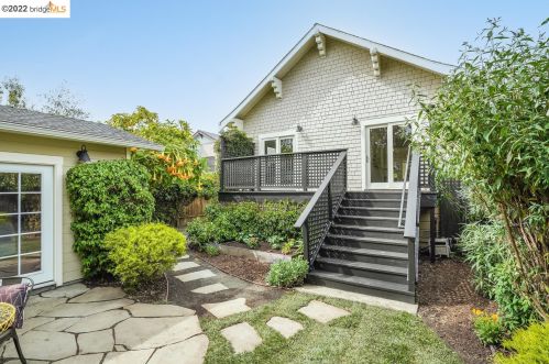 721 45 St, Oakland CA 94609-1802 exterior