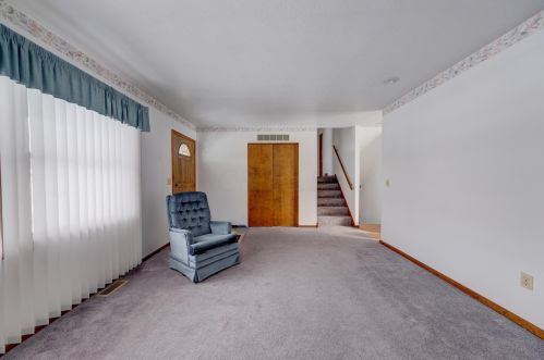 1035 Amboise Dr, Marion OH 43302-6614 exterior