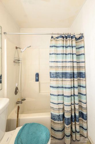 1011 Grackle Ct, Newman CA  95360-1861 exterior