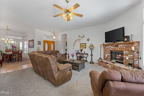 408 Calle Manzana, Bakersfield CA 93314-4247 exterior