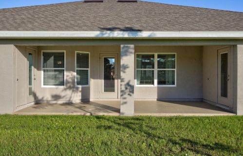 2266 Charleston Dr, Fort Pierce, FL 34952-7004