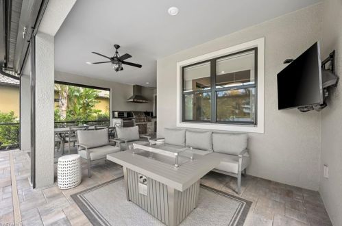 2727 Aviamar Cir, Naples FL 34114-9756 exterior