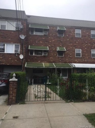 3136 Edson Ave, Bronx, NY 10469-3127