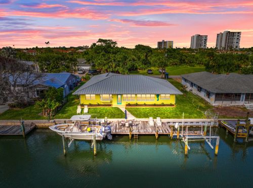 211 Marina Dr, Fort Pierce, FL 34949-8816