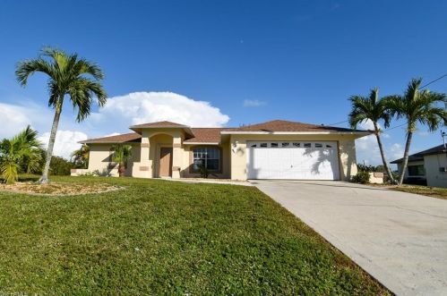 3713 17th Pl, Cape Coral, FL 33904-5071