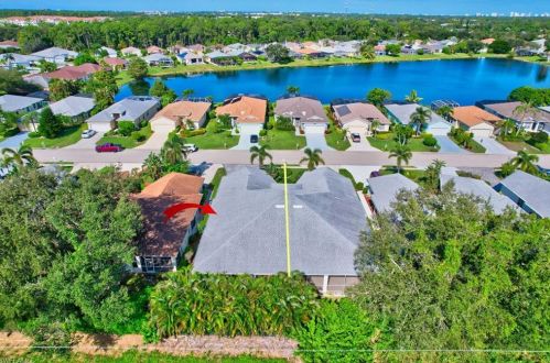 439 Crossfield Cir, Naples FL  34104-4721 exterior