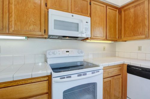 8635 Windsor Point Way, Elk Grove CA  95624-3431 exterior