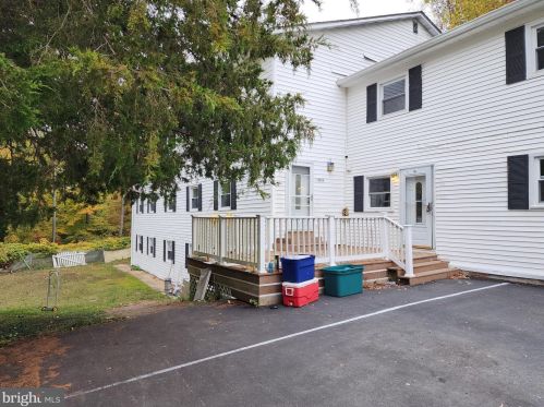 19004 Queen Dr, Triangle VA  22172-2119 exterior