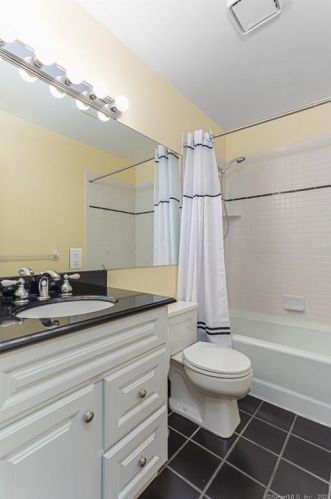 46 Merriland Rd, Stamford CT  06903-1717 exterior