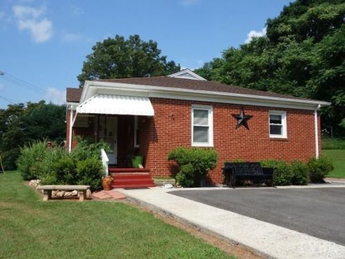 10810 James River Rd, Shipman VA  22971-2303 exterior