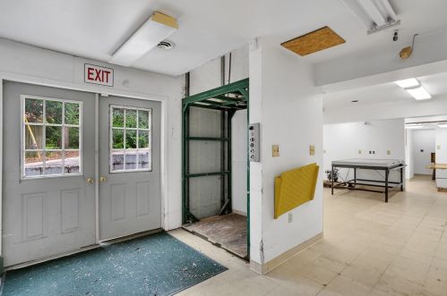 913 Main St, Latrobe PA  15650-1636 exterior