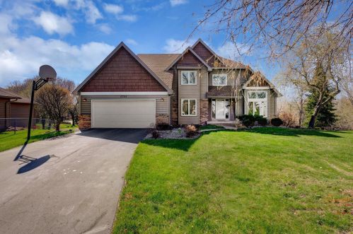 5725 Rosewood Ln, Minneapolis, MN 55442-1504