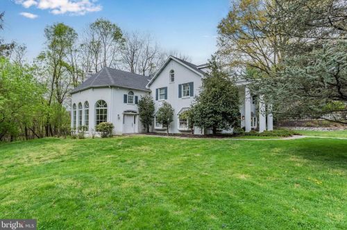 1485 Fairmont Dr, Harrisburg PA  17111 exterior