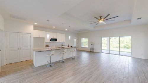 3105 42nd St, Lehigh Acres, FL 33976-4754