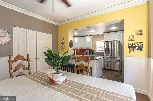 617 Derstine Ave, Lansdale PA 19446-3342 exterior