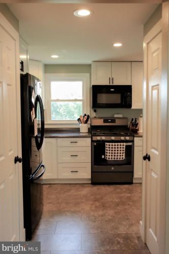 602 Winding Hill Rd, Navy Sup Dpt PA  17055-4992 exterior