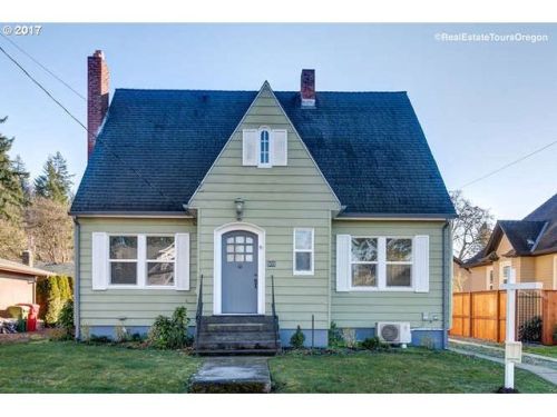 506 Jersey St, Silverton, OR 97381-1735