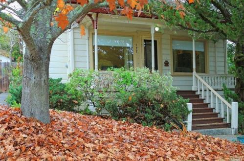 527 Harrison St, Sebastopol, CA 95472-3315