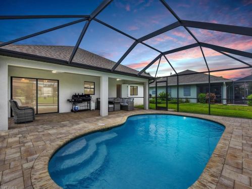 513 2nd St, Cape Coral, FL 33990-1106
