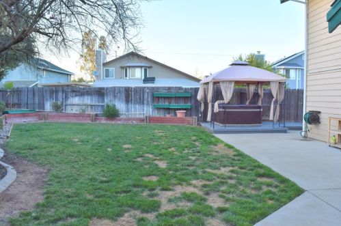 1025 Fallon Place Ct, Rio Linda CA  95673-2427 exterior