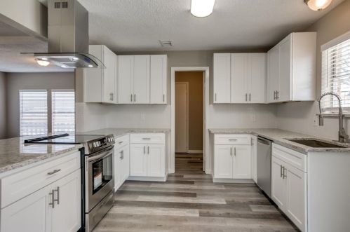 722 Cindy Dr, Cedar Hill TX 75104-1721 exterior